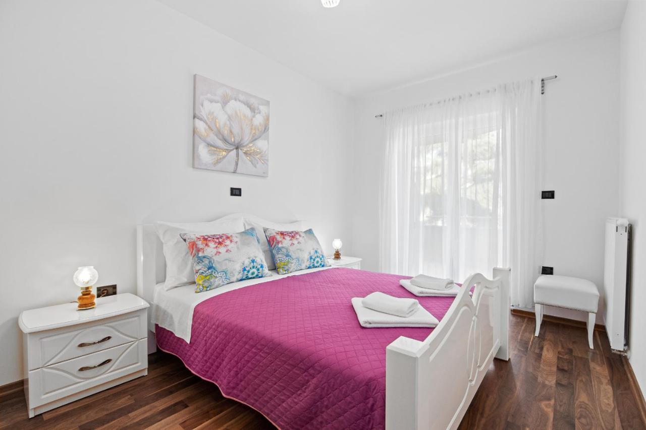 Feniks Apartment *