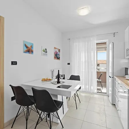 Feniks Fazana Apartman Exterior photo