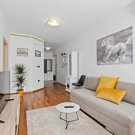 Feniks Fazana Apartman Exterior photo